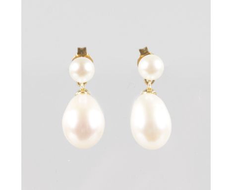 A PAIR OF GOLD SEED PEARL DROP EARRINGS.