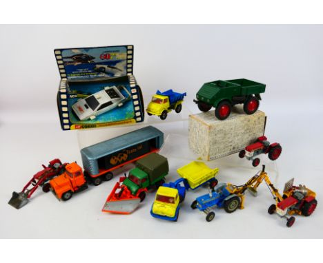 Corgi Toys - Cursor - A predominately unboxed group of diecast model vehicles mainly 1:43 scale. Lot includes a partially box