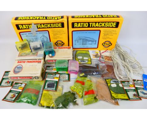 Ratio Plastic Models - Ratio Trackside - Woodland Scenics - Model Scene - Other - A group of boxed and loose OO gauge scenic 
