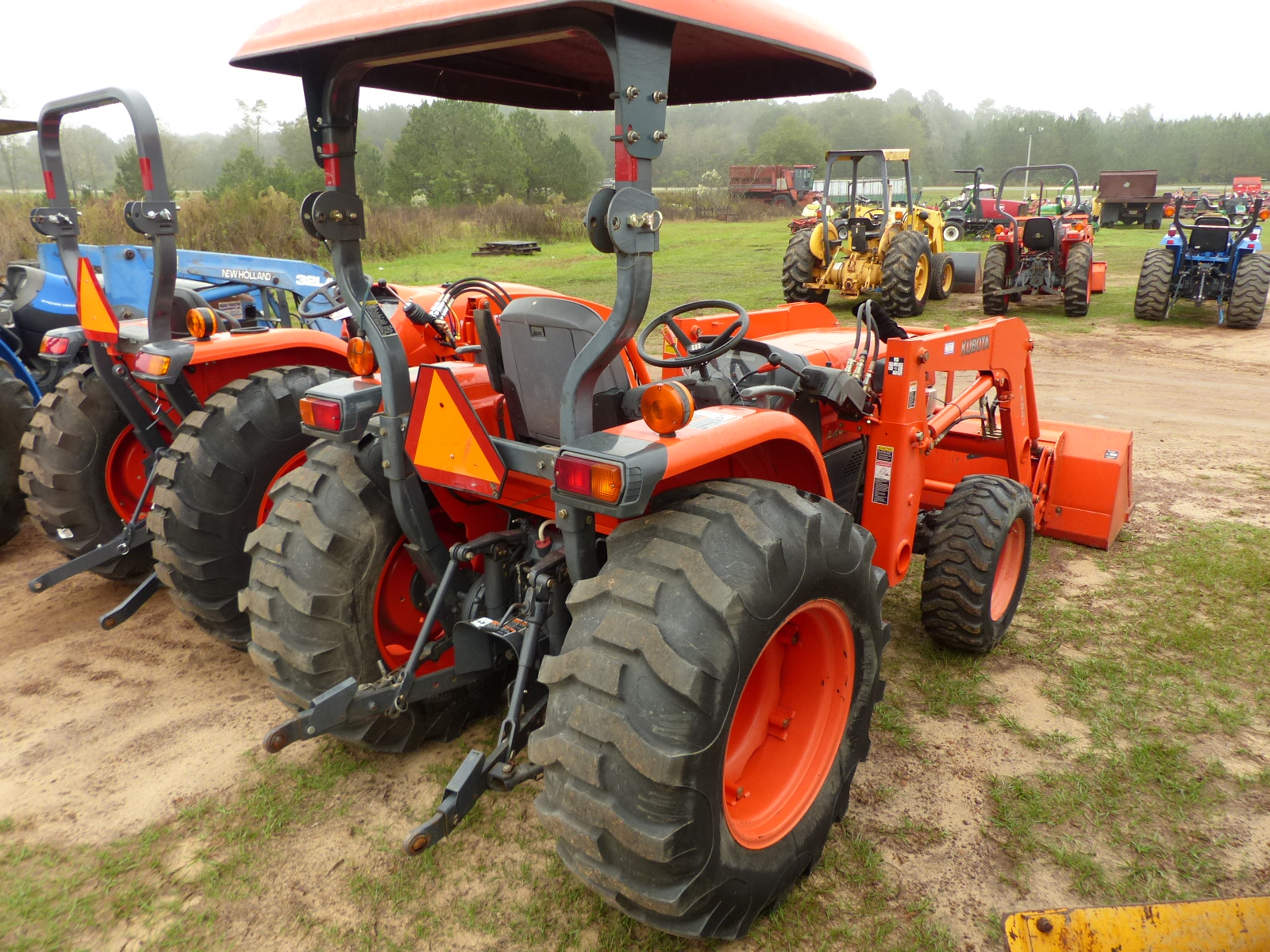 ID4538 KUBOTA L4630 TRACTOR, 4WD, CANOPY, W/ LA853 LOADER & BUCKET