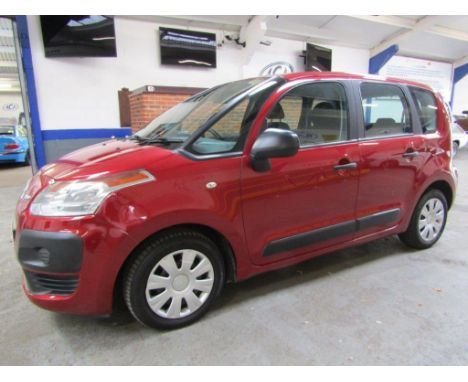 Make &amp; Model: Citroen C3 Picasso VT HDIDate of Reg: BG10 SKXColour: Redcc: 1560MoT: 21-06-2022Fuel Type: DIESELMileage: 8