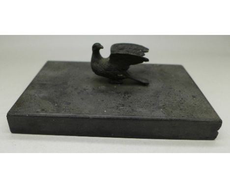 A bronze bird on slate base, 15cm