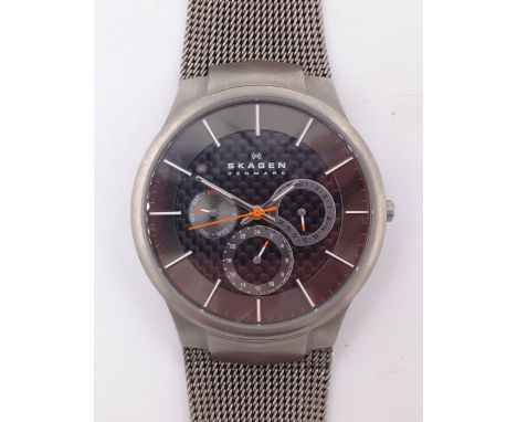 Gentleman's Skagen titanium wristwatch no.809XLTTM cased   Condition Report   Click here for further images, condition, aucti