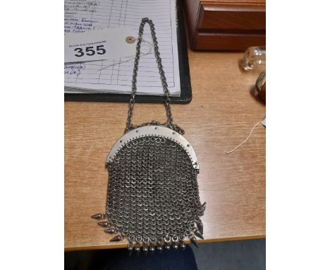  Sale Item:    CHAIN EVENING PURSE   Vat Status:   No Vat   Buyers Premium:  This lot is subject to a Buyers Premium of 15% +