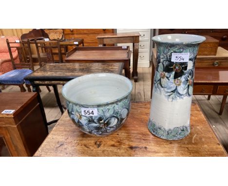  Sale Item:    HIGHLAND STONEWARE JARDINIERE &amp; STAND (AF)  Vat Status:   No Vat   Buyers Premium:  This lot is subject to