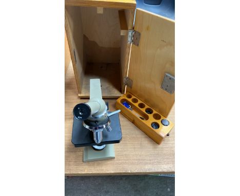  Sale Item:    CASED USSR MICROSCOPE   Vat Status:   No Vat   Buyers Premium:  This lot is subject to a Buyers Premium of 15%