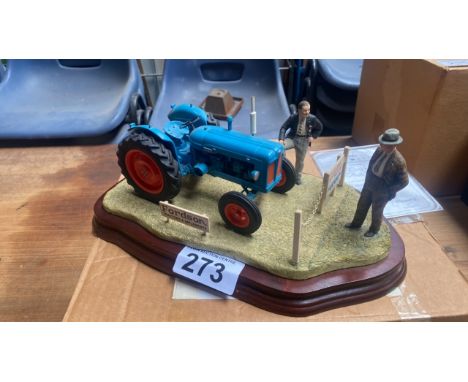  Sale Item:    LTD EDT BFA ORNAMENT 1366-1500 + CERT MAJOR DECISION- DAMAGED(AF)  Vat Status:   No Vat   Buyers Premium:  Thi