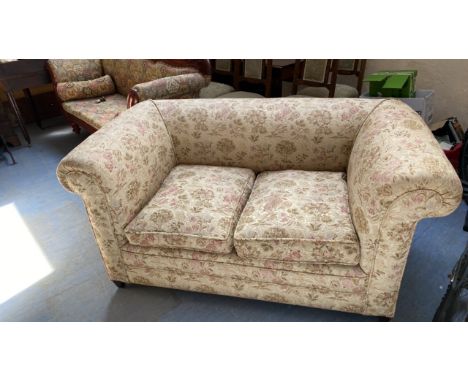  Sale Item:    SOFA   Vat Status:   No Vat   Buyers Premium:  This lot is subject to a Buyers Premium of 15% + Vat @ 20%   Ad