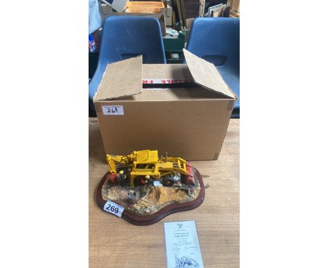  Sale Item:    LTD EDT BFA ORNAMENT 778-950 + CERT TEA BREAK - DAMAGED (AF)  Vat Status:   No Vat   Buyers Premium:  This lot