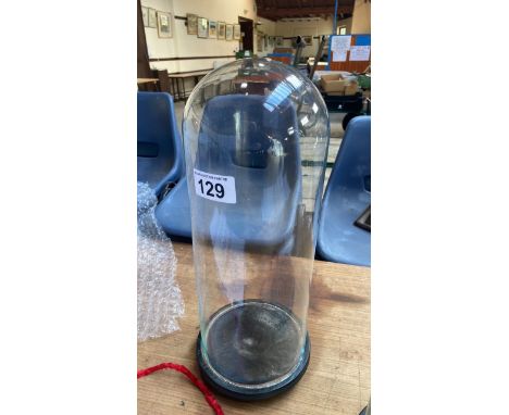  Sale Item:    GLASS DOME ON BASE (AF)   Vat Status:   No Vat   Buyers Premium:  This lot is subject to a Buyers Premium of 1