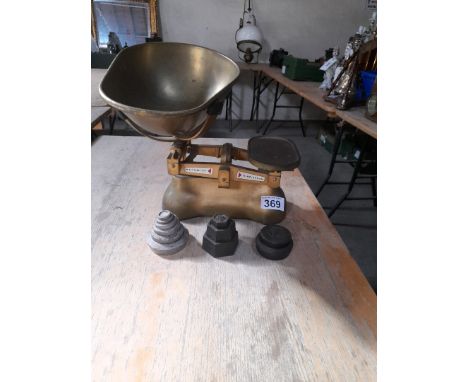  Sale Item:    AVERY SCALES &amp; WEIGHTS   Vat Status:   No Vat   Buyers Premium:  This lot is subject to a Buyers Premium o