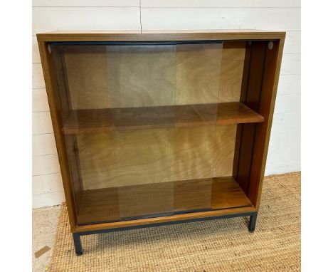 A Mid Century glazed two shelf display cabinet (H100cm W107cm D30cm)