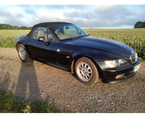 Z3 BMW Roadster. 1997. Registration number P223 GVN. Pre-facelift 'narrow-body' version with leather interior, manual gearbox