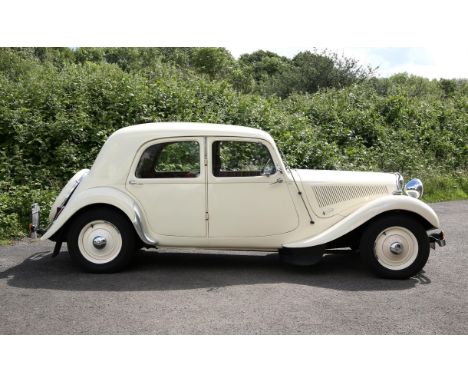 Citroen Traction Avant Light 15. 1948. Registration NFF 411. - British made in Slough in 1948. - Only three owners. - Complet