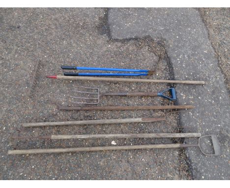 Tools to include forks and hoes etc&nbsp;