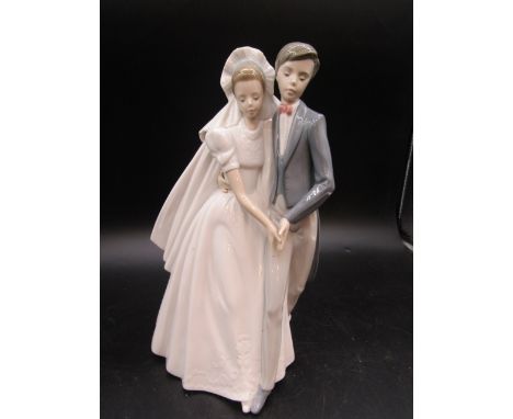 Nao Bride &amp; Groom figure with original box 29cmH in good condition