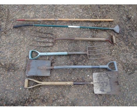 Tools to include rakes and forks etc&nbsp;