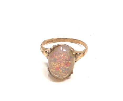 9ct gold vintage dragon's breath opal glass solitaire cocktail ring (2.5g) 