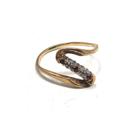 10ct gold vintage diamond and ruby  ring (1.9g) 