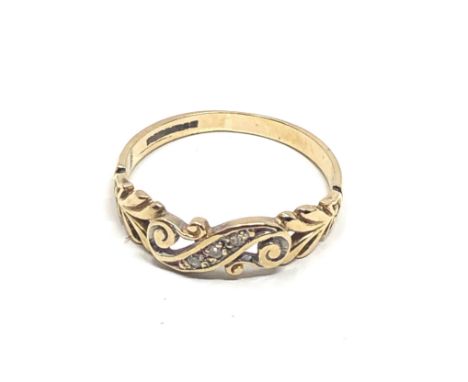 9ct gold diamond  ring (1.6g) 