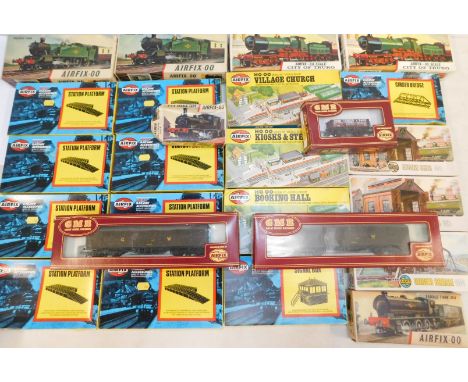 Airfix HO OO model kits, including station platforms, signal box, booking hall, girder bridge, trains and engine sheds, etc, 