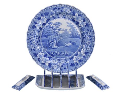 Four items of Spode blue and white printed pearlware, first quarter 19th century, comprising: a pair of knife rests, 10cm in 