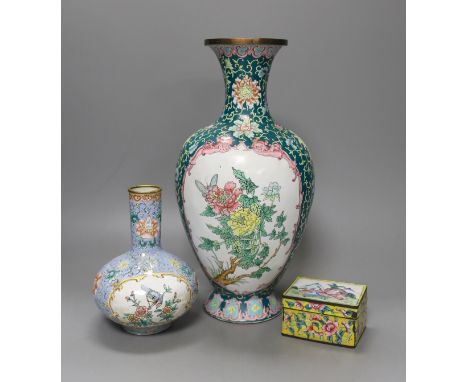 A large Chinese Canton enamel vase, a smaller vase and a box, 19th/20th century  (3) - tallest 30cm