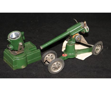An Astra Phards search light and a anti-aircraft gun
