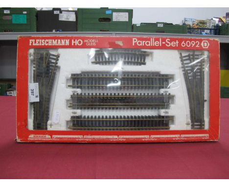 A Fleischmann HO Parallel Set #6092, boxed.