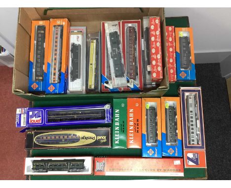 Approximately Twenty Boxed HO European Outline Coaches by Roco, Kleinbahn, Fleischmann and other.