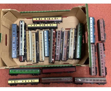 Twenty Four OO Gauge British Coaches by Hornby, Bachmann, Dapol, including Bachmann Thompson Full Brake and Maroon Airfix Aut