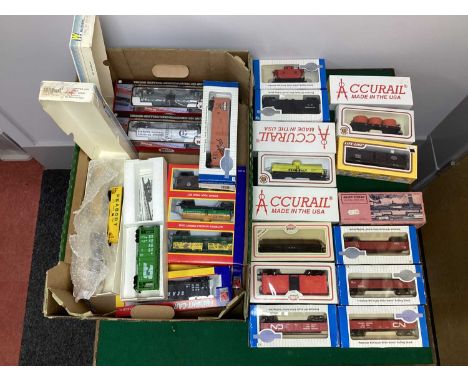 Approximately Twenty Boxed HO Gauge American Outline Items of Rolling Stock by Bachmann, Walthers and other.