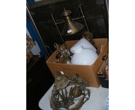 A rise and fall oil lamp, together with other lighting