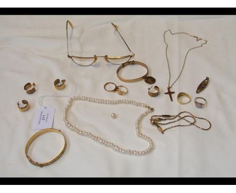 Gold rings, bangle etc.
