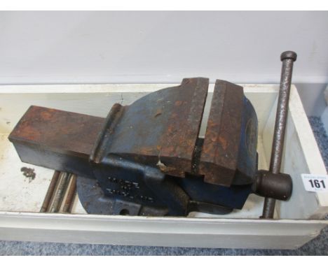 Record heavy bench vice