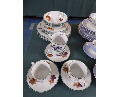 A Collection of Royal Worcester Evesham Vale Dinner Wares, To Include Four Dinner Plates, Four Side Plates, Four Bowls, Four 