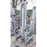 Sumner 2010 manual hoist c/w forks LK84X138