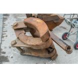Thumb grab to suit 13 tonne excavator DB