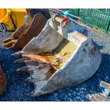 4ft digging bucket to suit JCB JS130