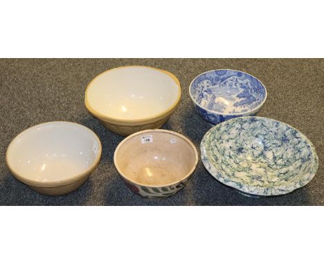 Collection of ceramic items to include; Spode blue and white transfer printed bowl, mixing bowls, Llanelly pottery bowl (in p