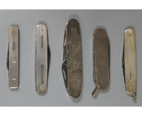 Collection of fiver silver hallmarked engine turned pan knives. (5)(B.P. 21% + VAT) 