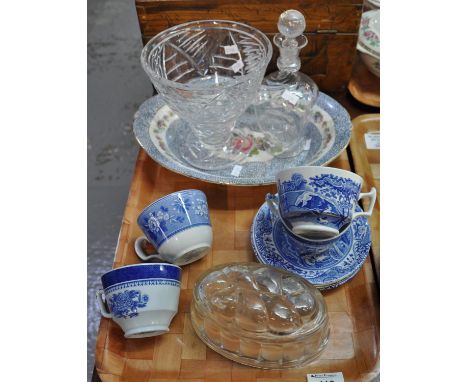 Tray of assorted items to include 19th century Holkirk ware oval bowl with floral decoration, four various Spode teacups and 