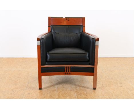 Eiken Schuitema decoforma damesstoel met zwartlederen bekleding, model Charles.