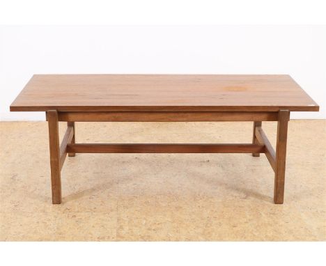 Teakhouten vintage salontafel met omkeerbaar wit laminaat blad, ontwerp Cees Braakman voor Pastoe, model TH08,&nbsp; 60-er ja