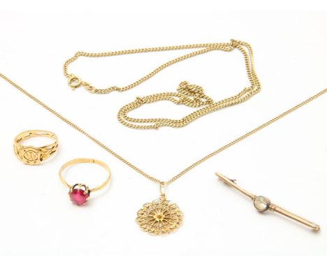 Lot goudwerk waarbij colliers hanger en brochette, ring, bruto gewicht 20 gram (diverse kwaliteit).