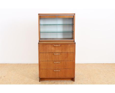 Teakhouten vintage commode met 4 laden op houten poten, ontwerp Cees Braakman voor Pastoe, uit de serie Made to Measure, 50-e