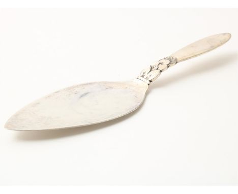 Zilveren taartschep, gehalte 925/000,&nbsp;model: CACTUS, meesterteken: "GJ": Georg Jensen, lengte 22 cm., bruto gewicht 110 