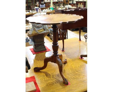 Mahogany circular shaped top occasional table on pedestal tripod base