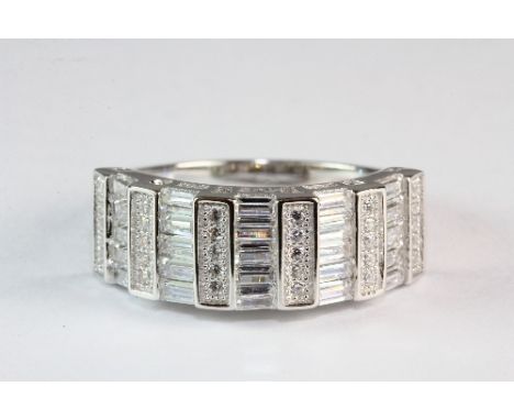 A 925 silver and stone set ring (S.5)
