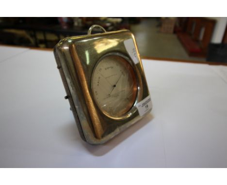 Goldsmiths and Silversmiths barometer in silver mounted case (af)